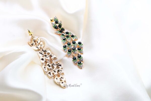 Q PHILIPPA - My Roial Ears LTD