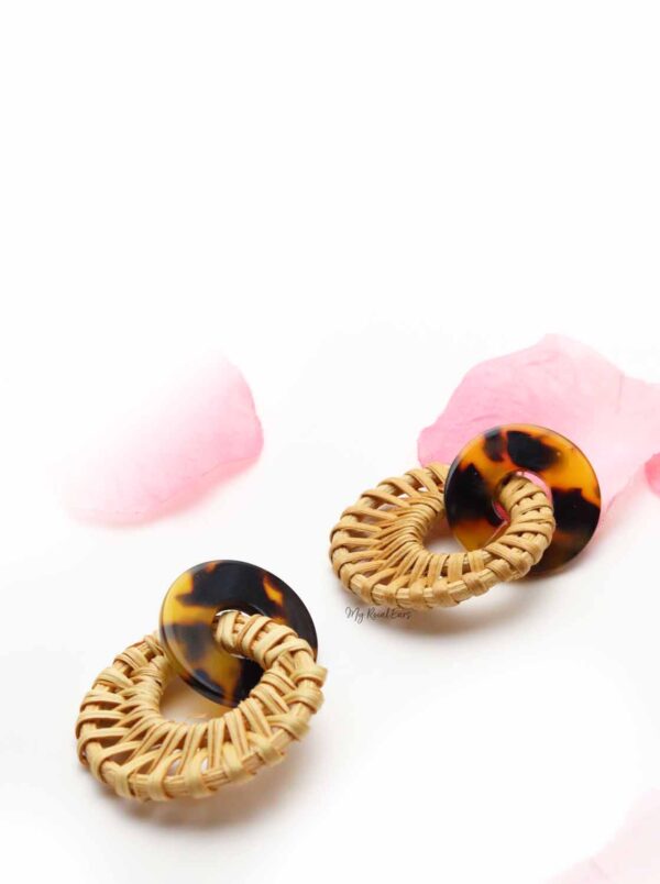 Blue Alpine Daisy- wooden acrylic stud earrings - My Roial Ears LTD