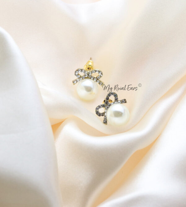 Q.Margaret-classic vintage bow crystal pearl bridal stud earrings - My Roial Ears LTD