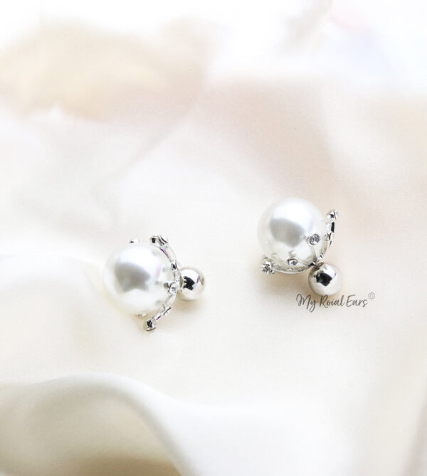 Q.Pipa-exquisite rhinestone ball pearl bridal earrings - My Roial Ears LTD