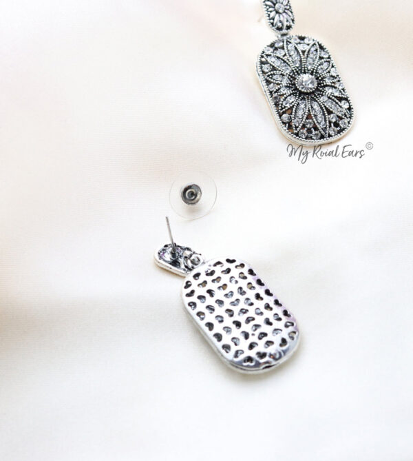 Q.Noor-vintage antique gold dangle drop bridal earring - My Roial Ears LTD