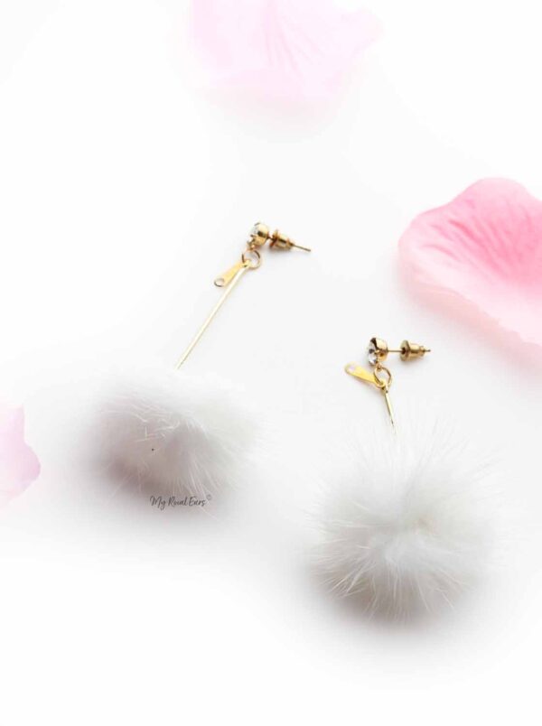 Tulip-fur ball fashion drop earrings - Image 4