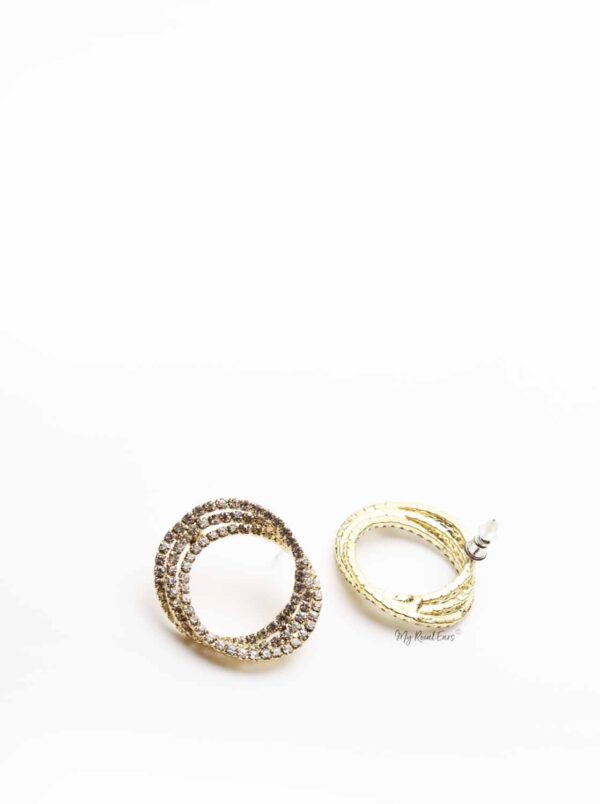 Chlo‘ M - My Roial Ears LTD