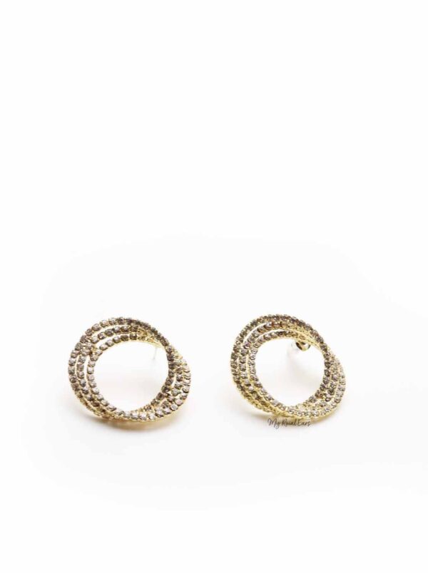 Chlo‘ M - My Roial Ears LTD