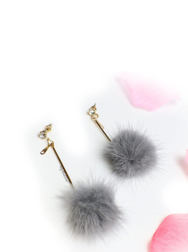 Tulip-fur ball fashion drop earrings - Image 6