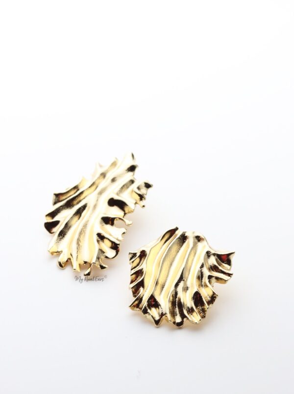 Catia-small and large striking wavy pattern statement stud - My Roial Ears LTD
