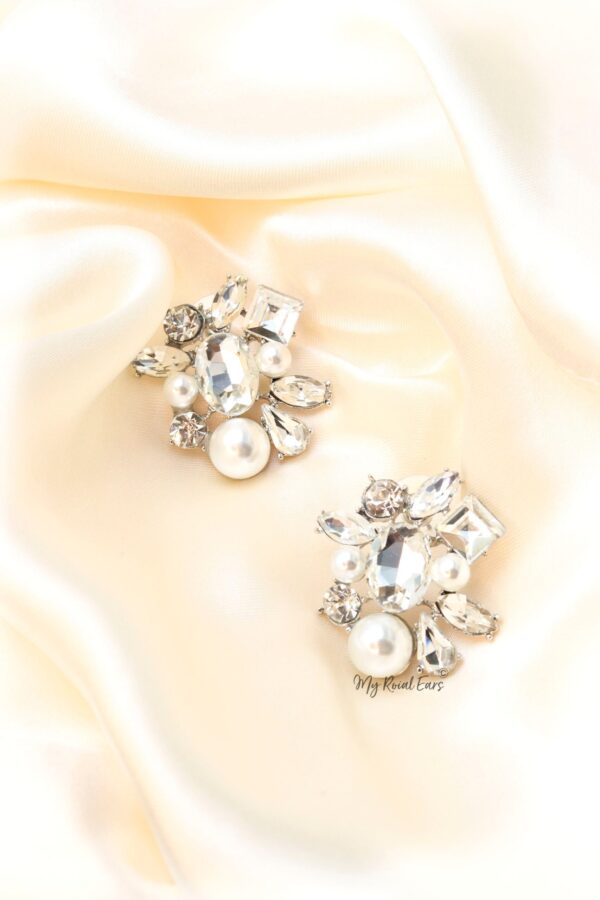 Q.Anna- diamonds pearl stud earrings