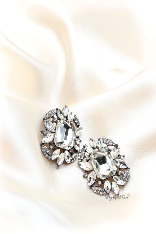 Q.Lovie-graceful and modest statement bridal stud earrings - Image 3