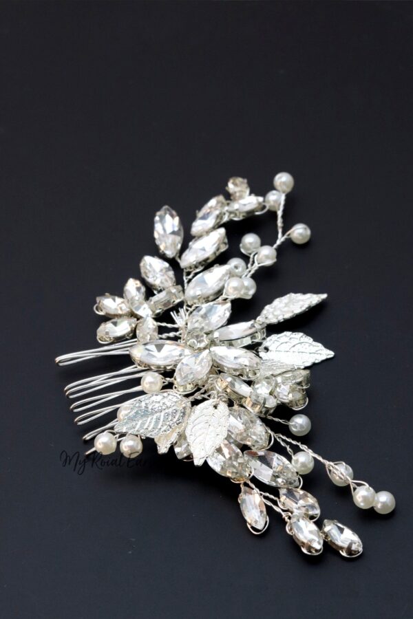 Queen Mumba-embellished bridal head comb - Image 2