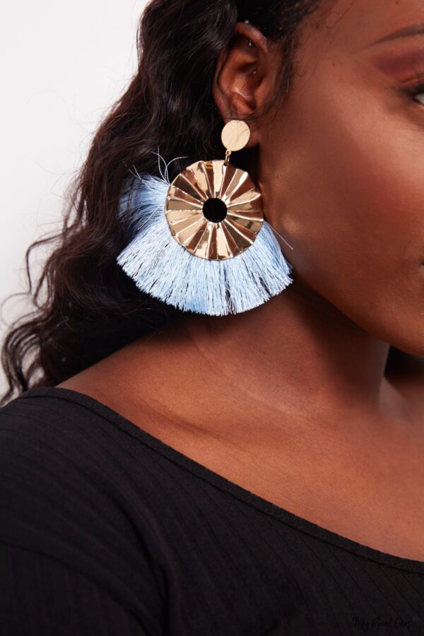 Begonia Fairlady White- golden tassel statement earrings - Image 4