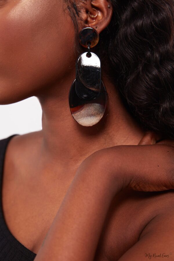 Etlingera-brown acrylic drop statement earrings - Image 5