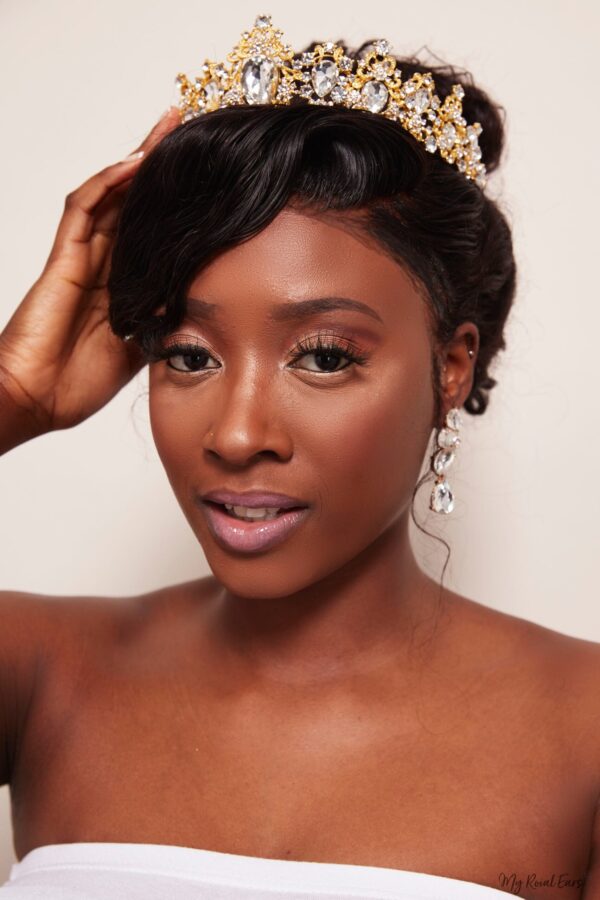 Q. ALICE-teardrop crystal modern bridal drop earrings - Image 3