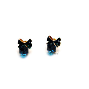 Sesilee L Blue-small bow cube stud earrings