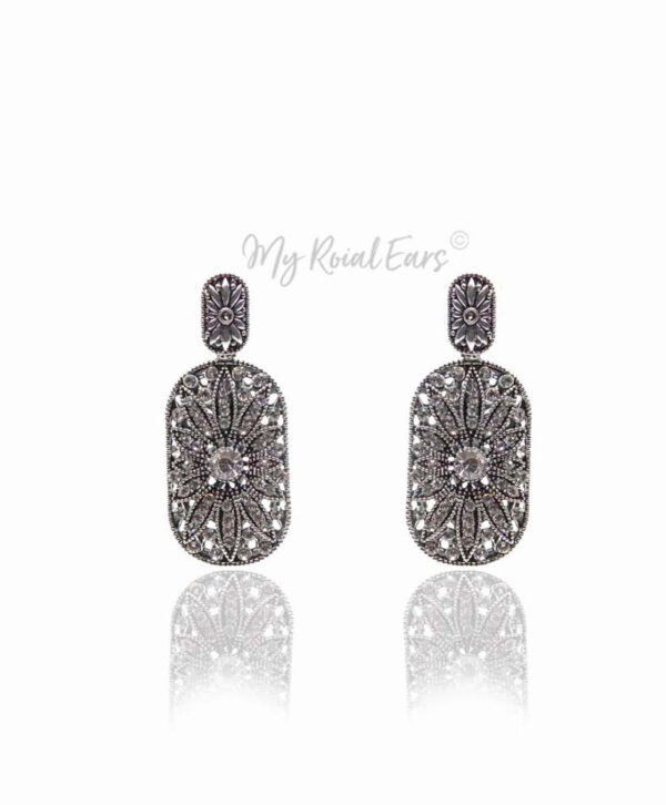 Q.Noor-vintage antique gold dangle drop bridal earring - My Roial Ears LTD